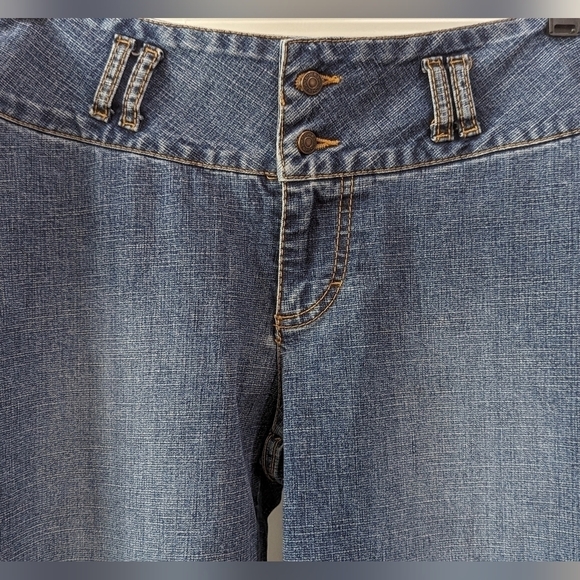 Jordache Denim Capris jeans - Picture 3 of 6